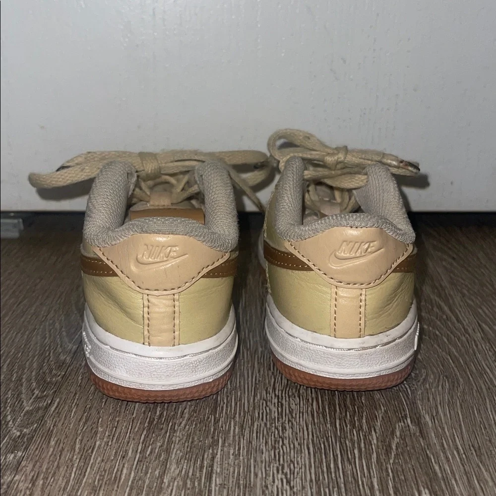 Nike Force One LV8 Toddler Shoe in Pearl White/ Ale Brown/ Sesame